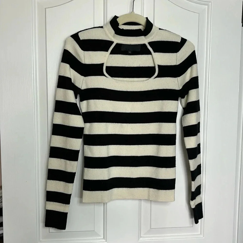 Good condition LESUPERBE women’s striped sweater size S